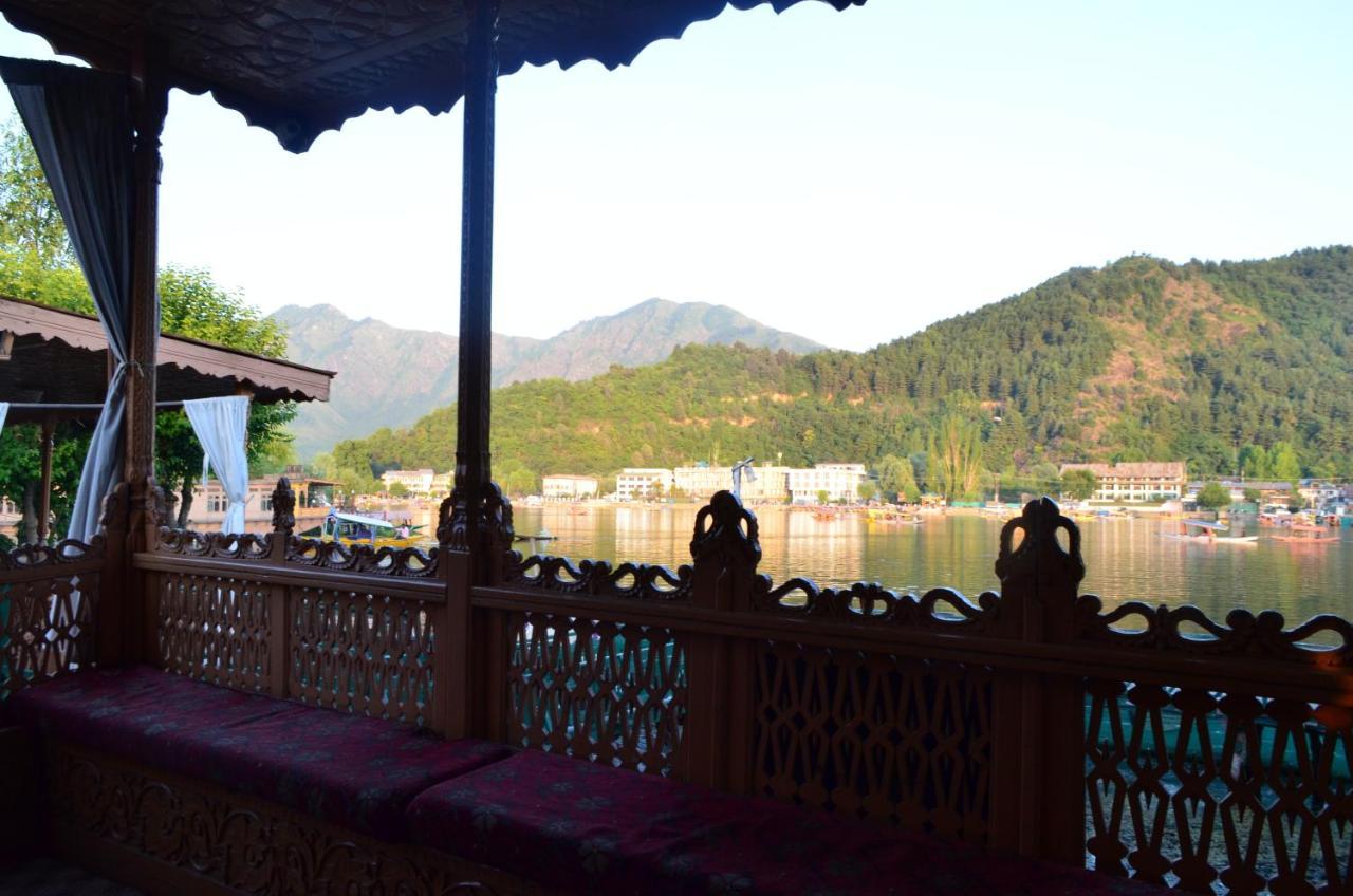 New Alexandra Houseboats Hotel Srīnagar Екстериор снимка