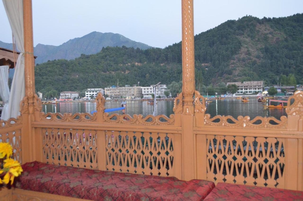 New Alexandra Houseboats Hotel Srīnagar Екстериор снимка