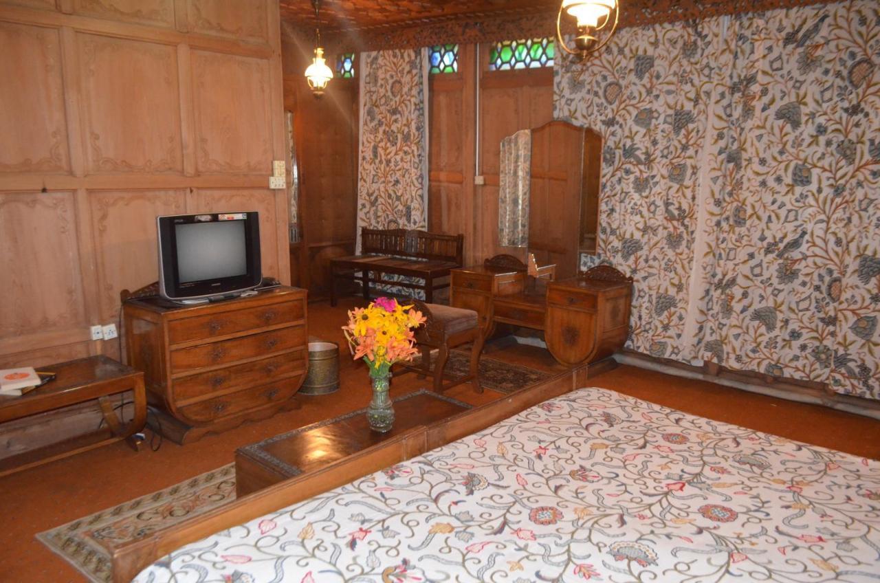 New Alexandra Houseboats Hotel Srīnagar Екстериор снимка
