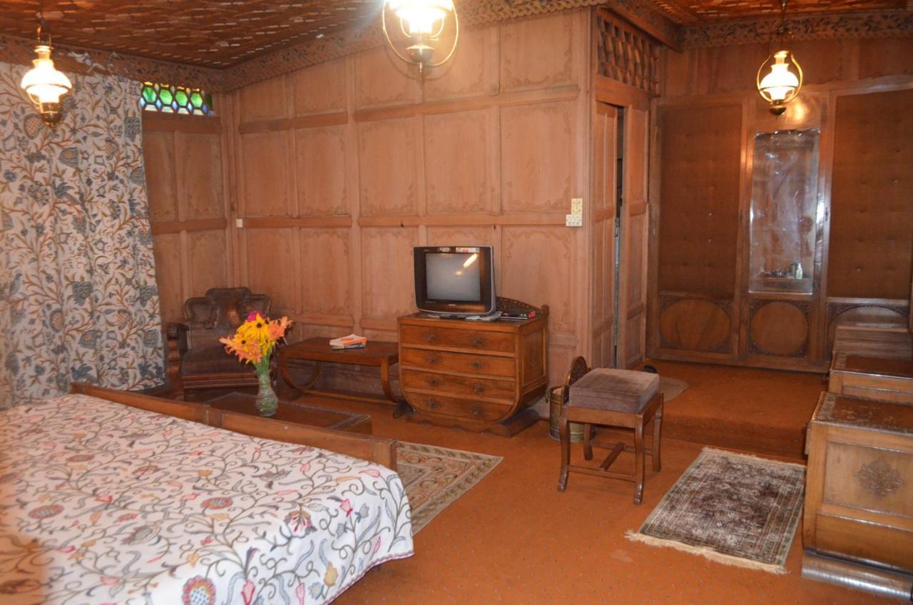 New Alexandra Houseboats Hotel Srīnagar Екстериор снимка