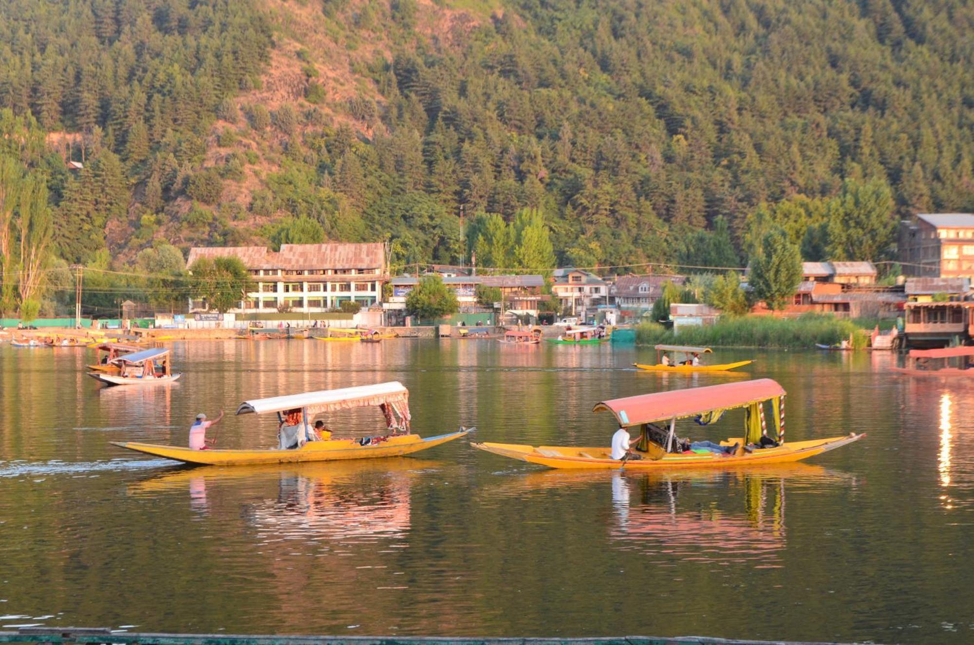 New Alexandra Houseboats Hotel Srīnagar Екстериор снимка
