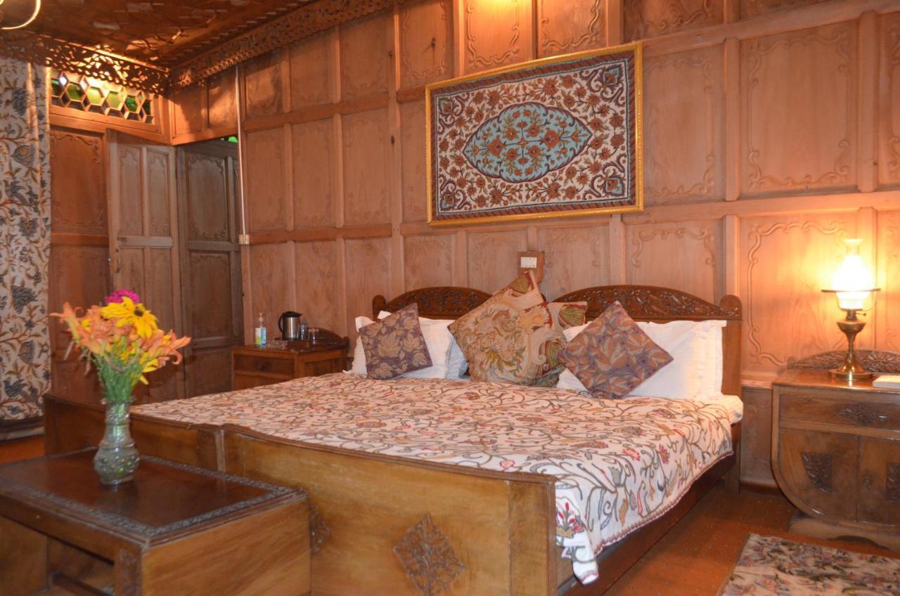 New Alexandra Houseboats Hotel Srīnagar Екстериор снимка