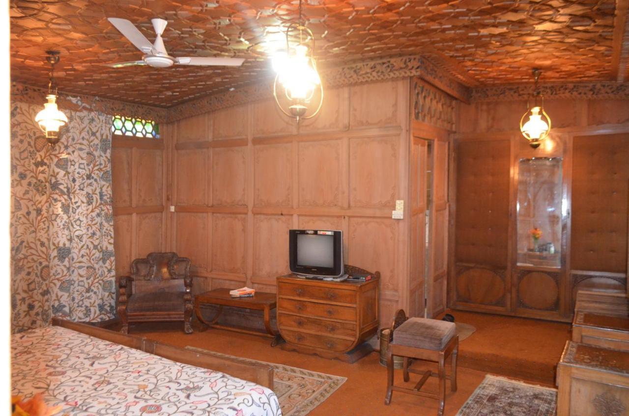 New Alexandra Houseboats Hotel Srīnagar Екстериор снимка