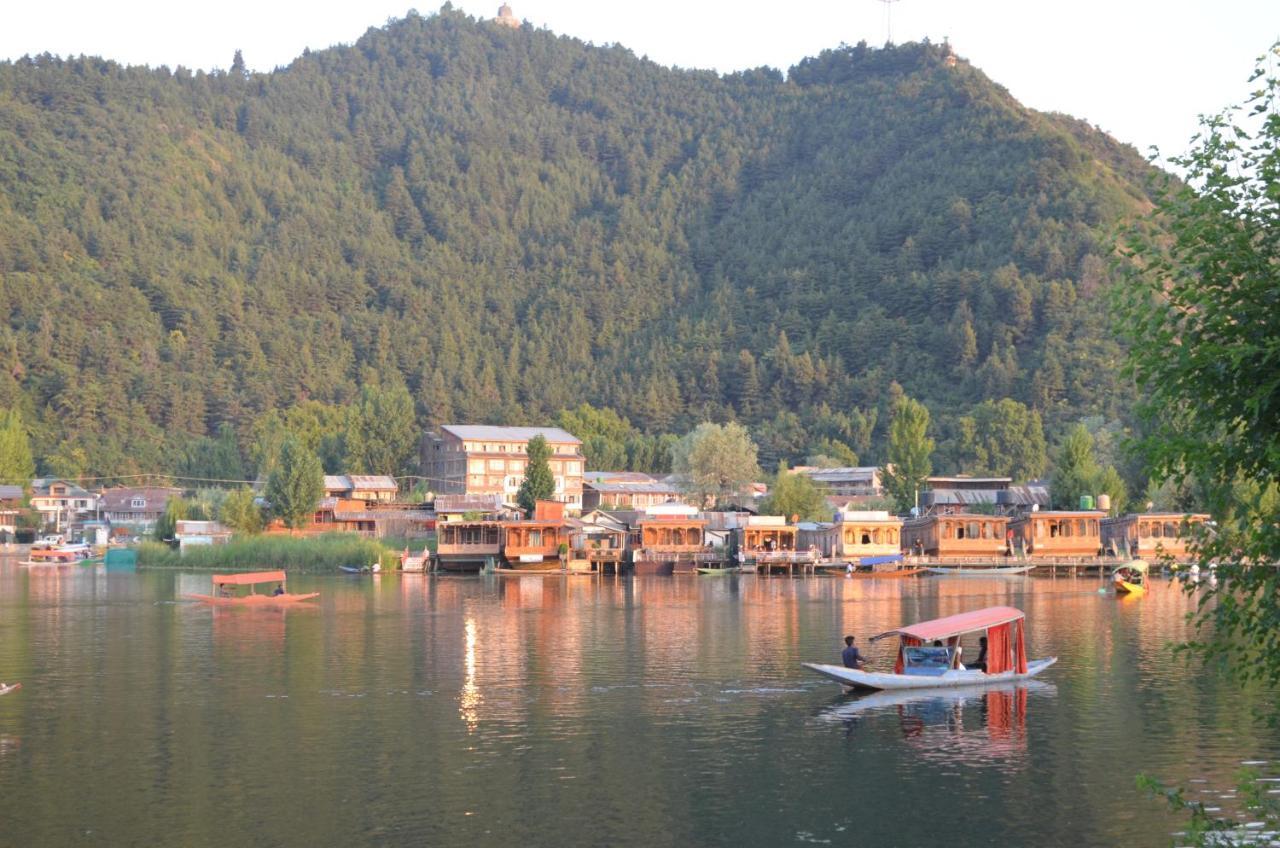 New Alexandra Houseboats Hotel Srīnagar Екстериор снимка