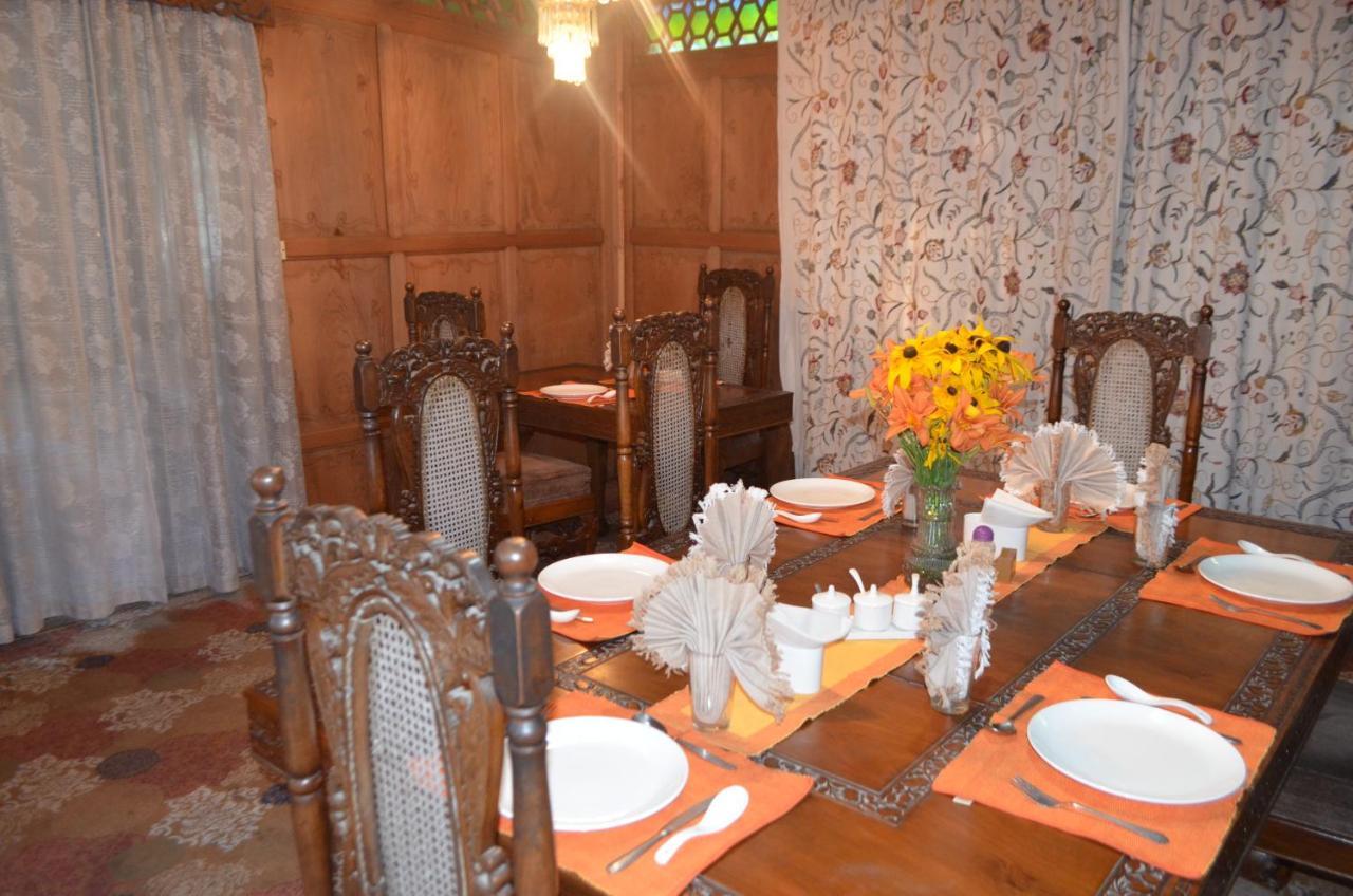 New Alexandra Houseboats Hotel Srīnagar Екстериор снимка